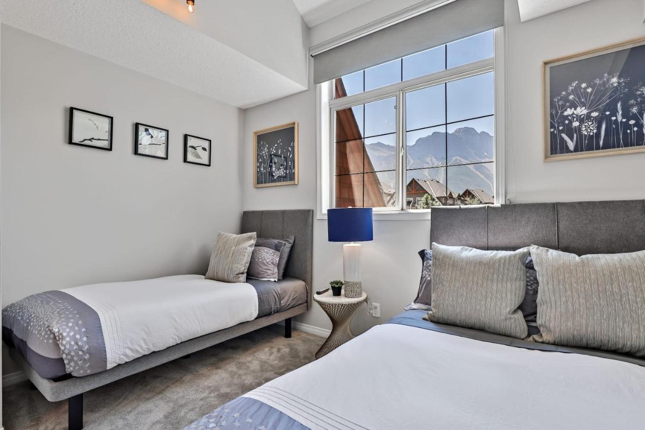 The Lambeth By Samsara Resort Private Entry Panorama Top View 2Br And 2Bth キャンモア エクステリア 写真