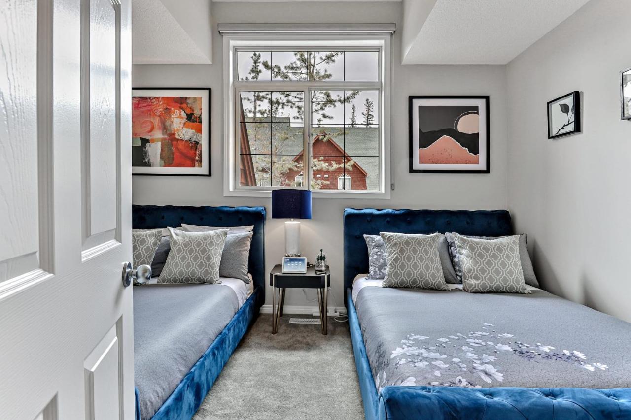 The Lambeth By Samsara Resort Private Entry Panorama Top View 2Br And 2Bth キャンモア エクステリア 写真